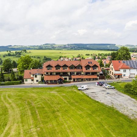 Berggasthof & Hotel Kranich, Hinterrod Eisfeld Eksteriør bilde