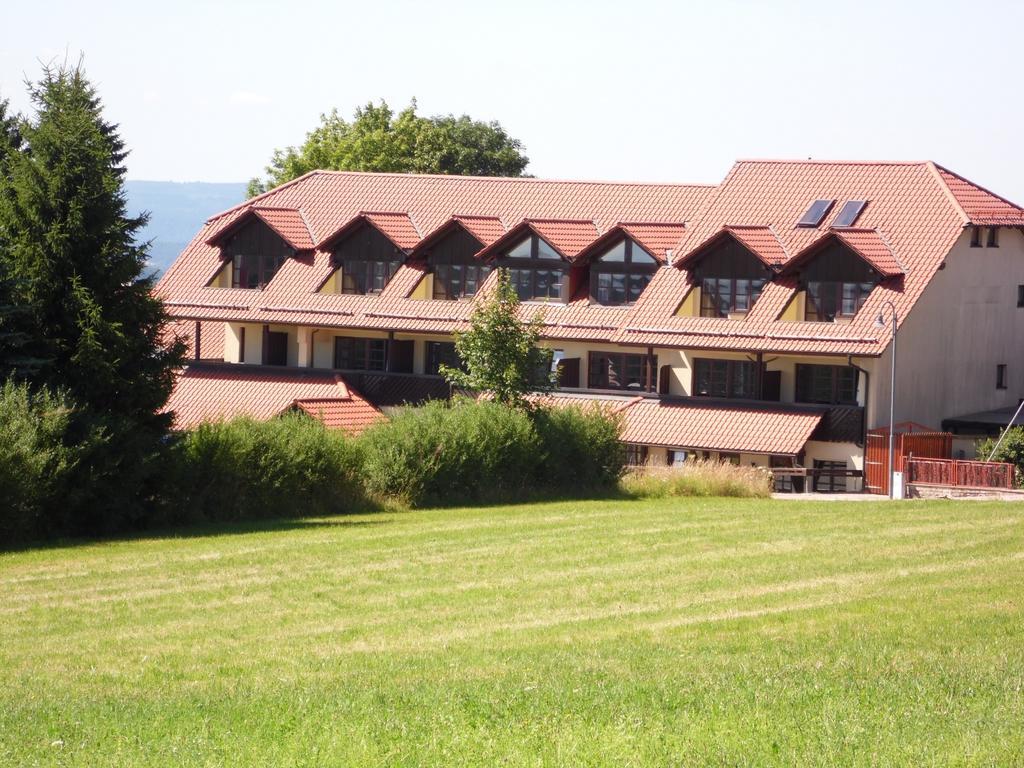 Berggasthof & Hotel Kranich, Hinterrod Eisfeld Eksteriør bilde