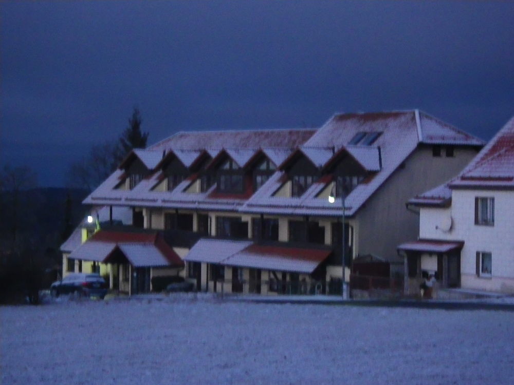 Berggasthof & Hotel Kranich, Hinterrod Eisfeld Eksteriør bilde